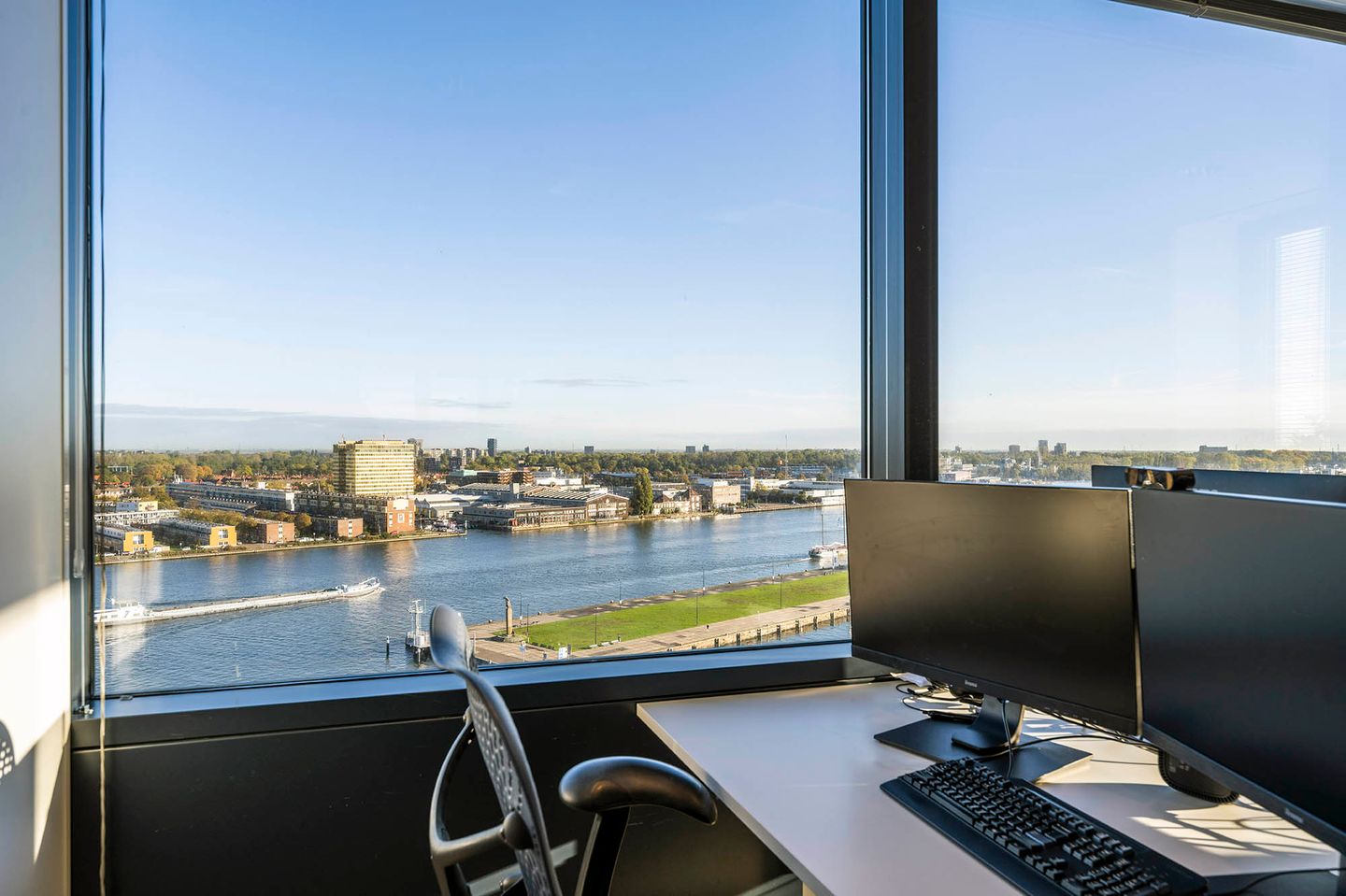 Bekijk foto 5 van Piet Heinkade 55