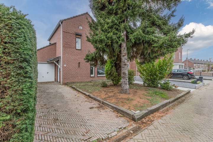 Photo 2 of Jasmijnstraat 8