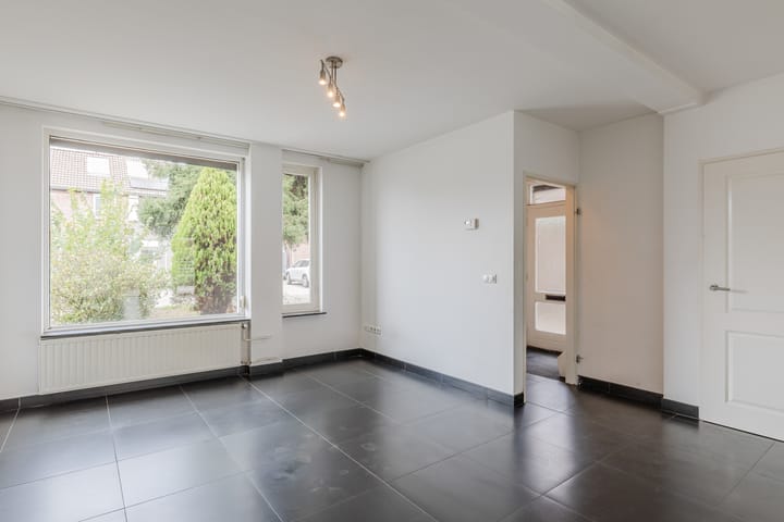 Photo 6 of Jasmijnstraat 8