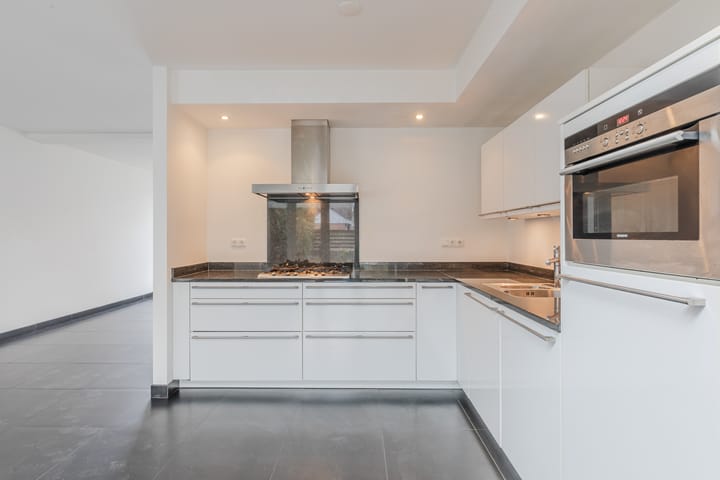 Photo 13 of Jasmijnstraat 8