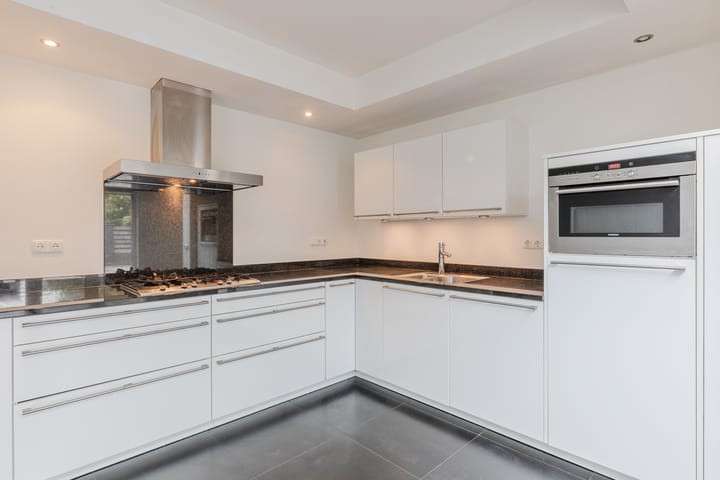 Photo 14 of Jasmijnstraat 8