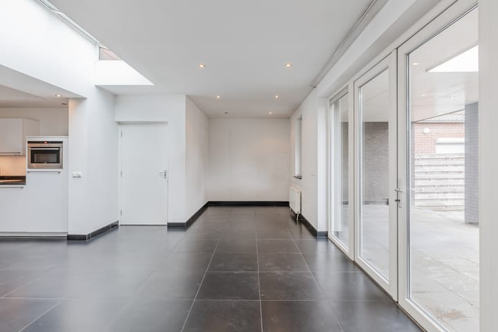 Photo 16 of Jasmijnstraat 8