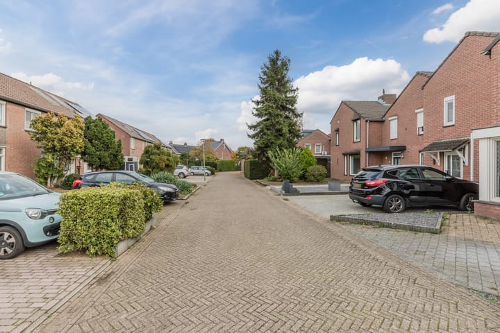 Photo 35 of Jasmijnstraat 8