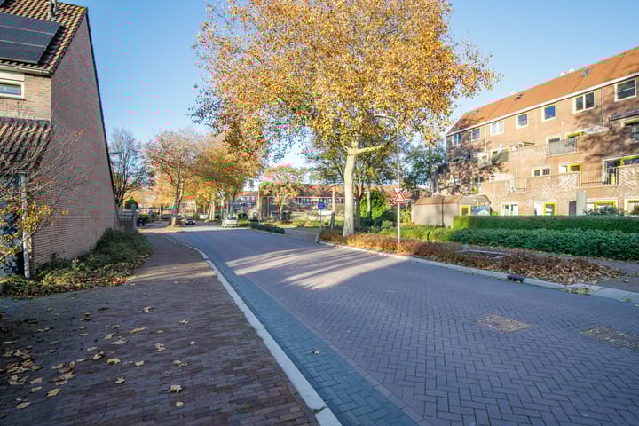 Foto 42 van Auguste Renoirrade 6