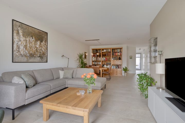 Photo 10 of Thorstraat 24