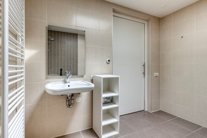 Photo 19 of Vlassert 5