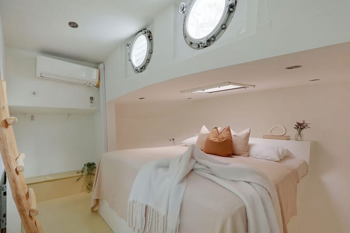 Foto 17 van Raamgracht 17-K