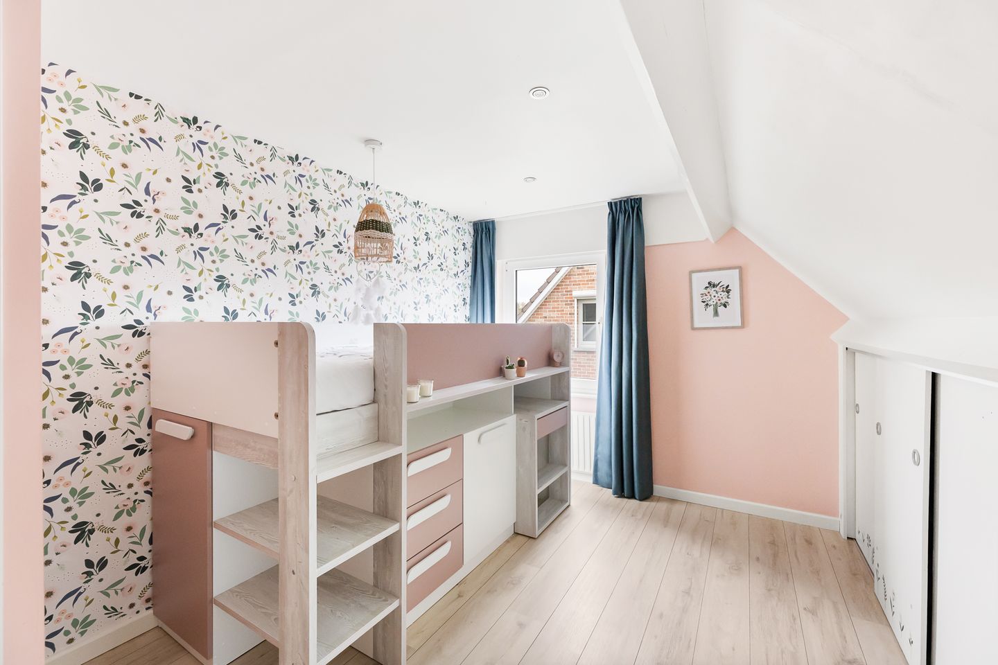 Photo 29 of Julianastraat 81