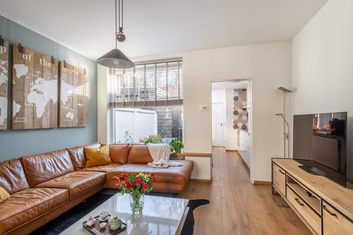 Photo 2 of Van Embdenstraat 4