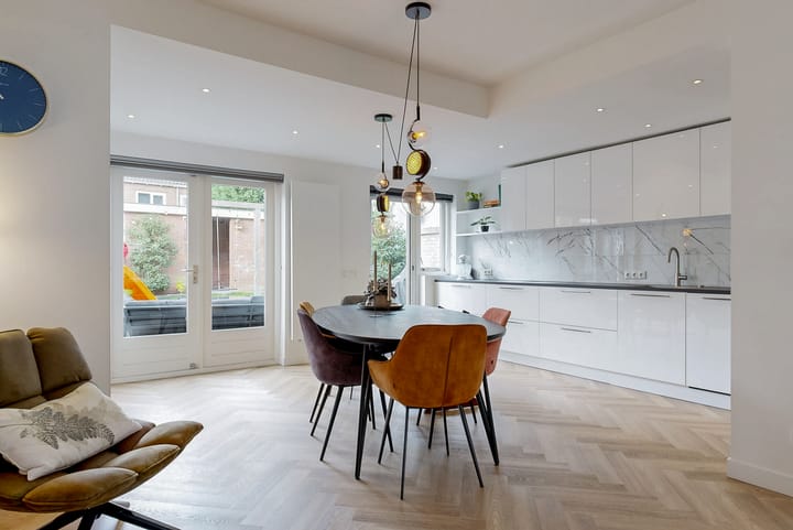 Photo 2 of Witte de Withstraat 25