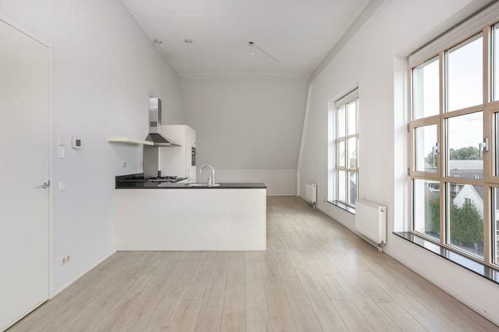 Foto 5 van J. Homan van der Heideplein 48