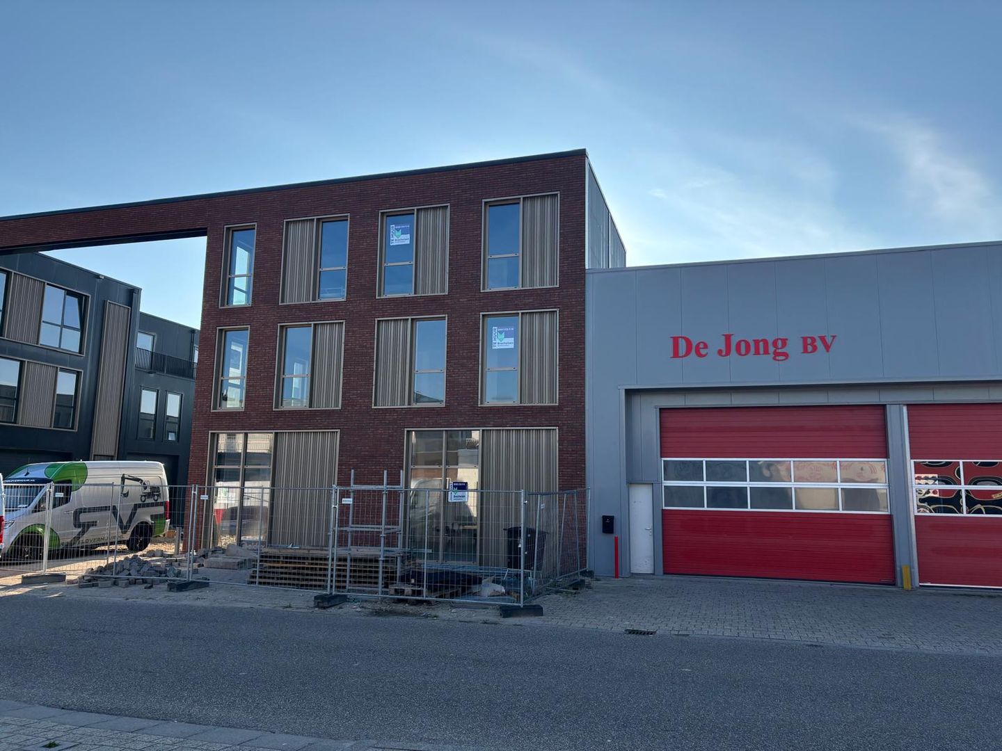 View photo 2 of Nevadadreef 15