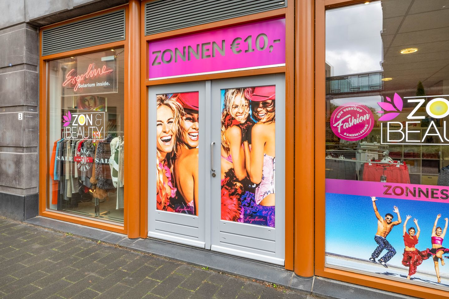 Bekijk foto 2 van Raadhuispassage 1