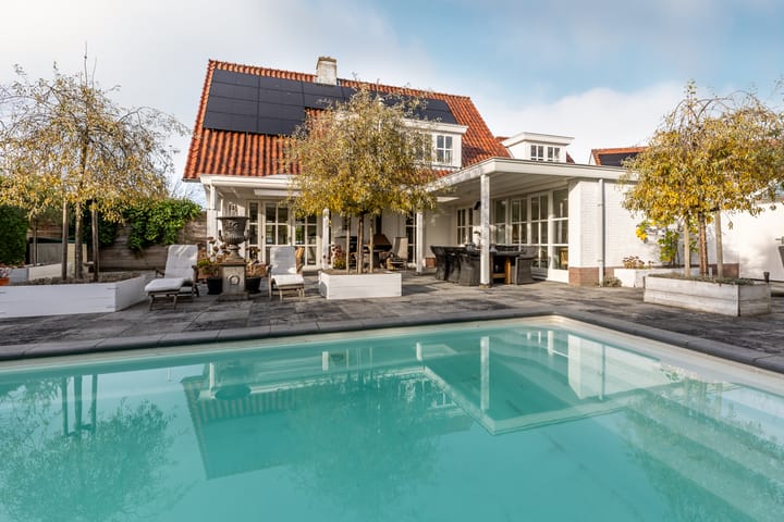 Foto 6 van Courteniusstraat 4