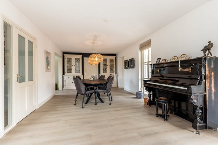 Foto 19 van Courteniusstraat 4