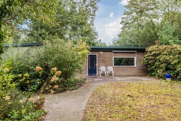 Photo 22 of Broeder Hogardstraat 1-A