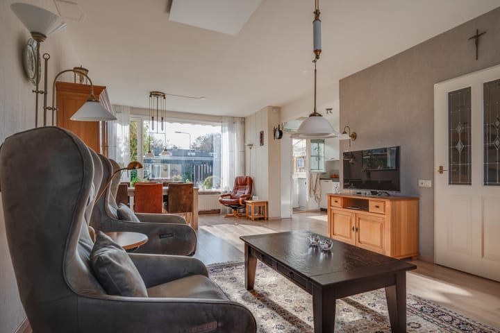 Photo 11 of Plevierstraat 8