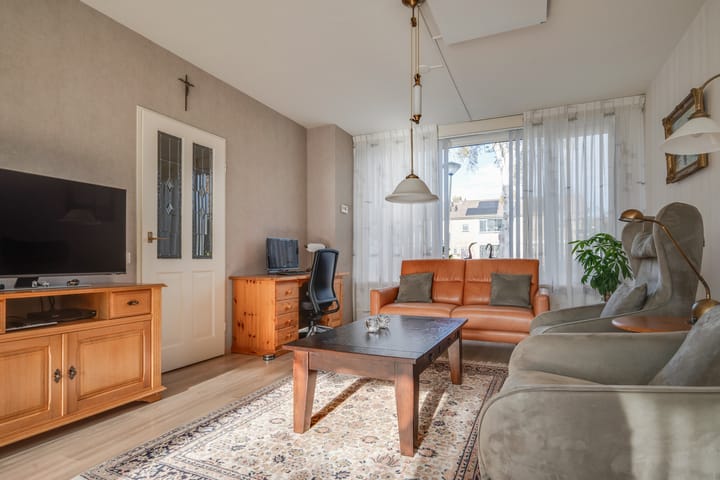 Photo 13 of Plevierstraat 8