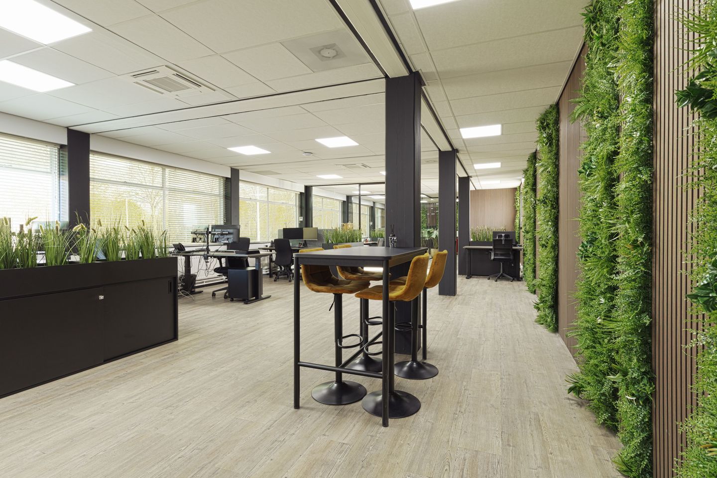 View photo 4 of Laanweg 6