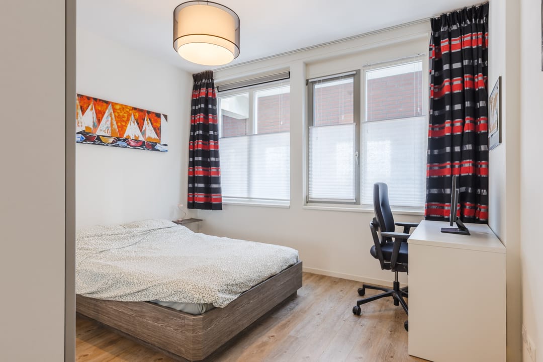 Photo 22 of Julianastraat 42