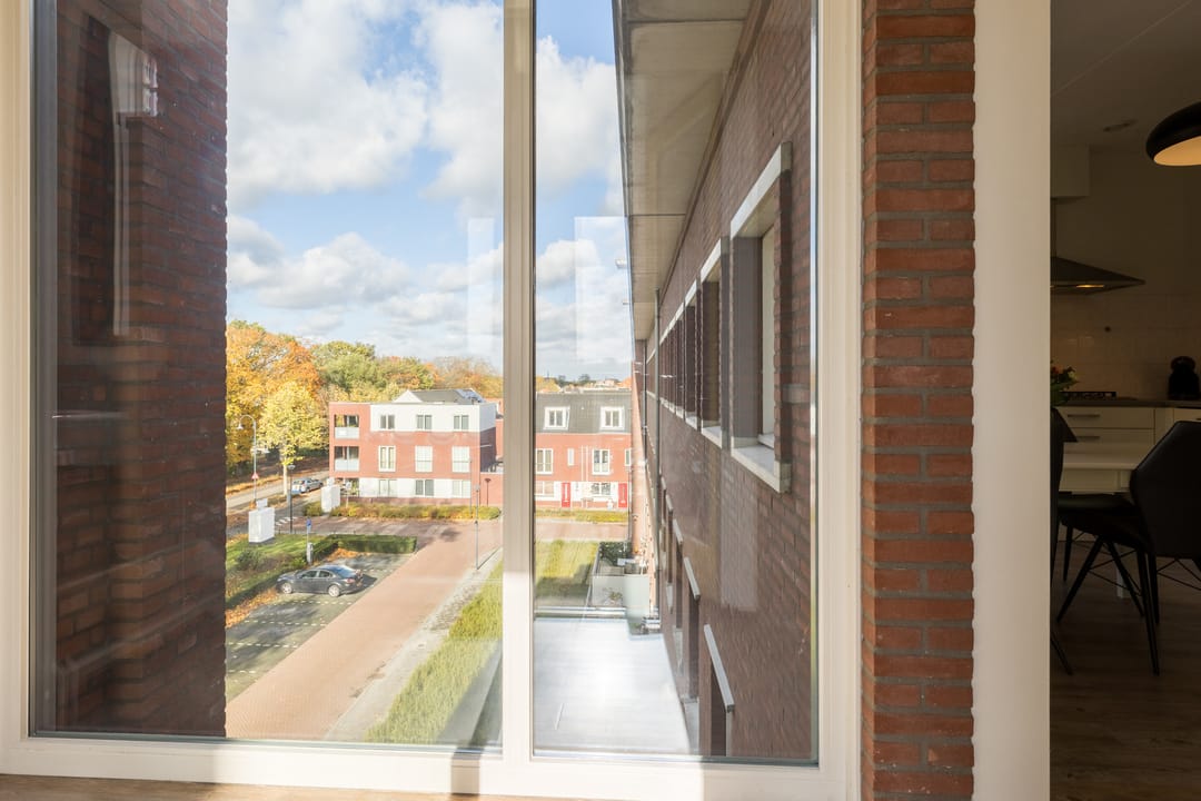 Photo 32 of Julianastraat 42