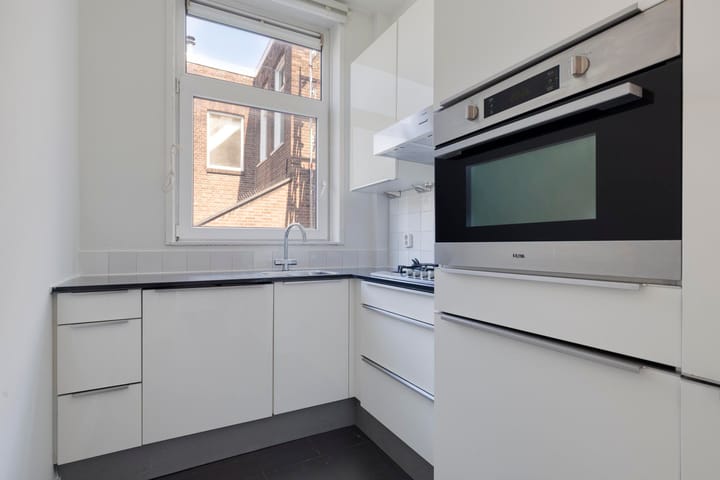 Photo 8 of Cornelis Schuytstraat 43-2