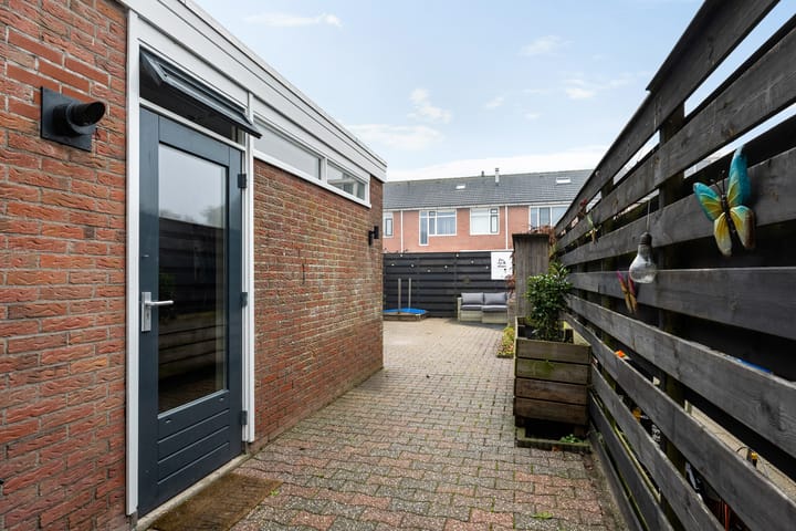 Photo 36 of Helmer Molemastraat 8