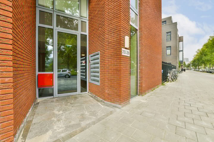 Foto 9 van Troelstralaan 211