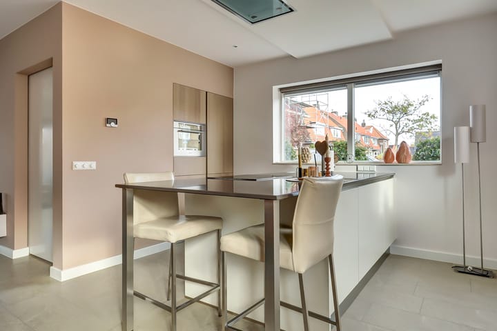 Foto 16 van Leliestraat 105