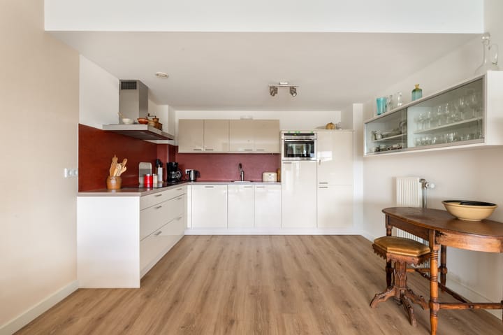 Photo 2 of Sans Souci 68