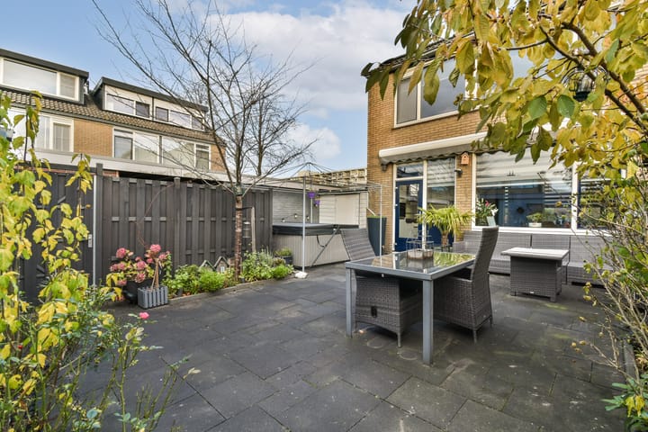 Foto 22 van Heelalstraat 121