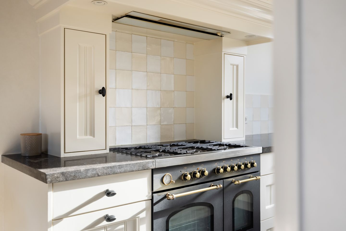 Photo 5 of Tjaskerstraat 6