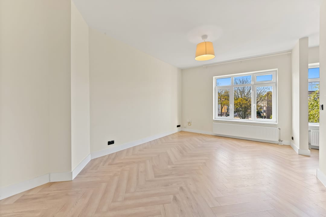 Photo 8 of Medemblikstraat 28-B