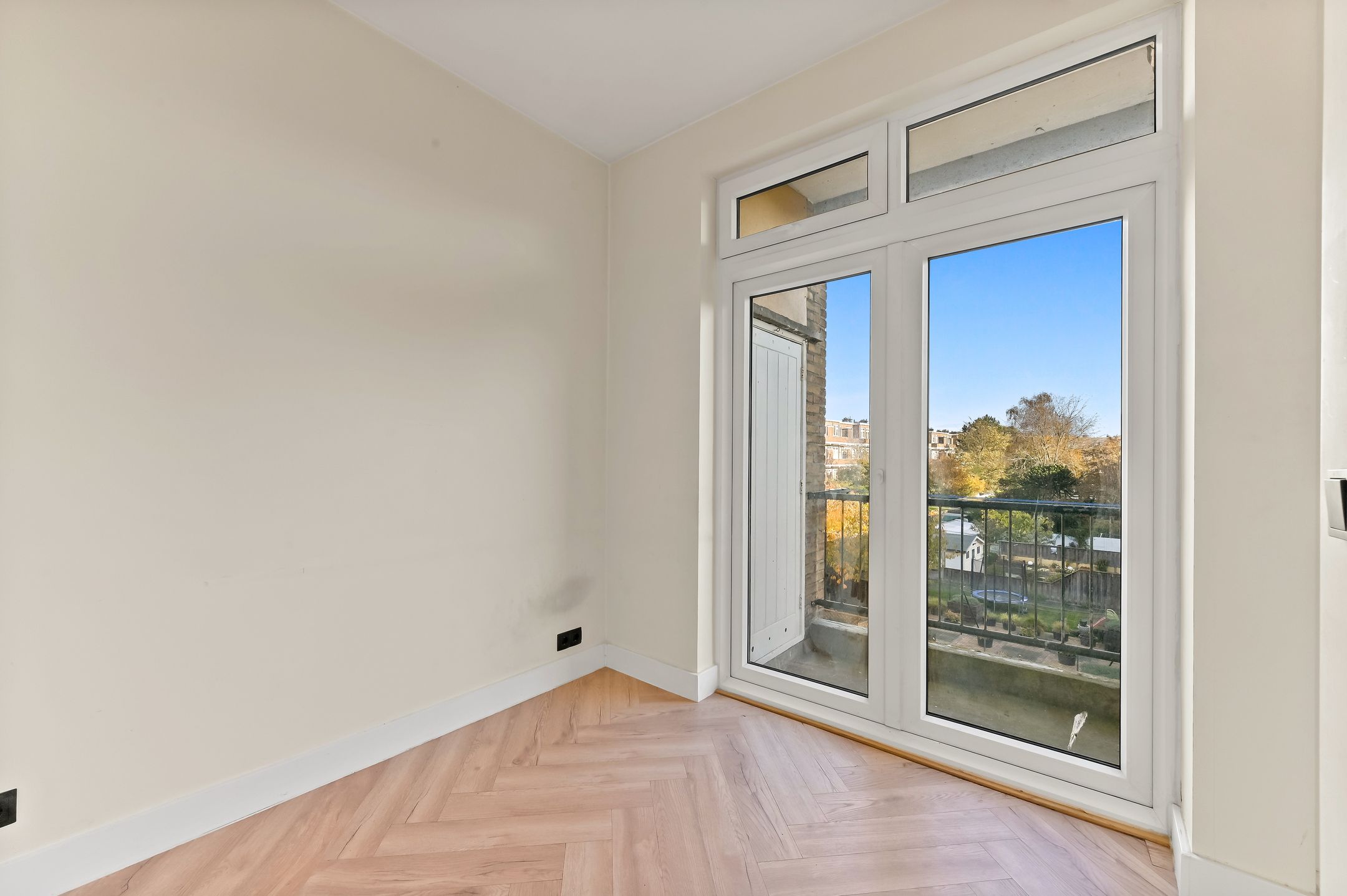 Photo 15 of Medemblikstraat 28-B