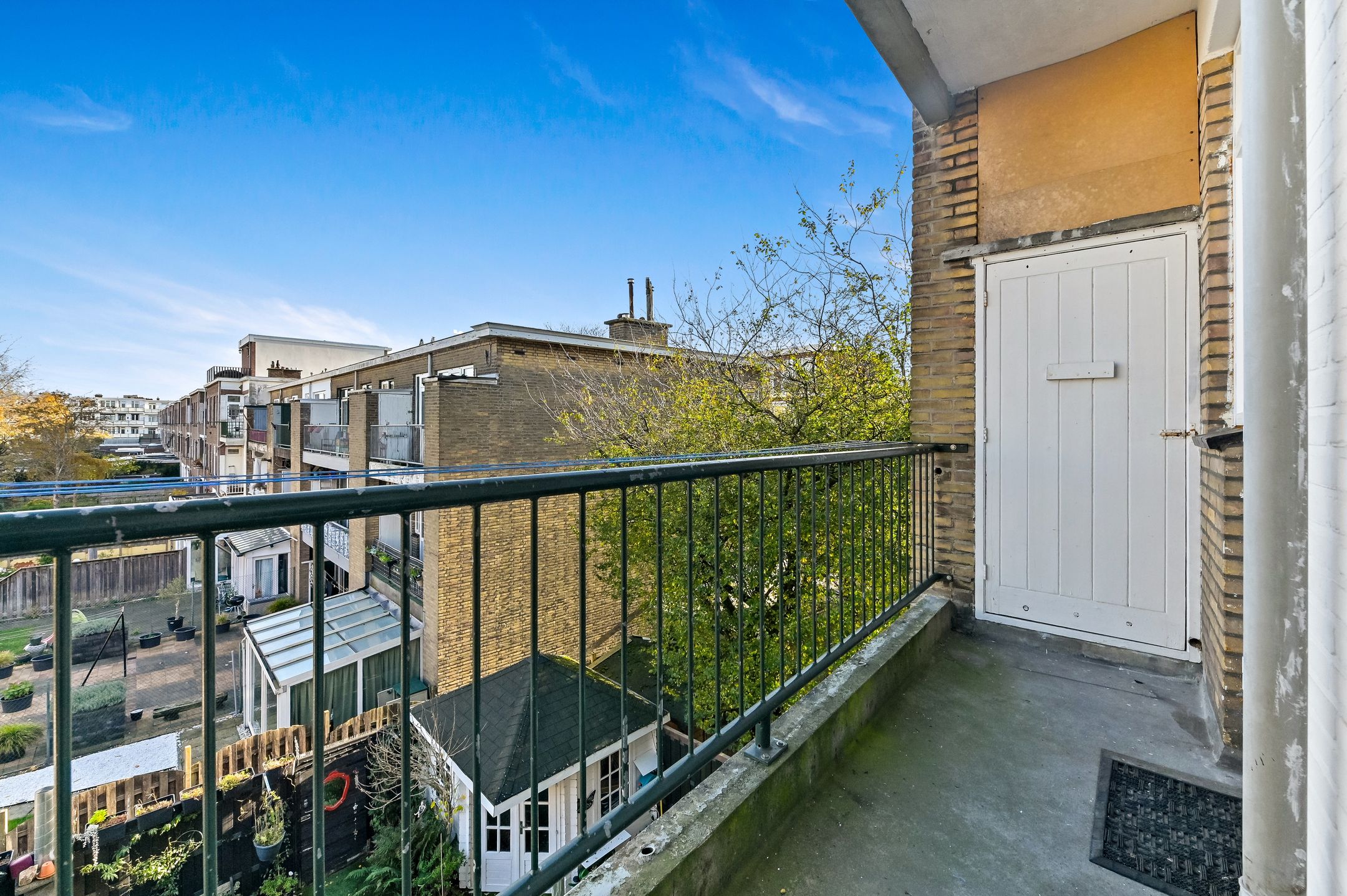 Photo 18 of Medemblikstraat 28-B