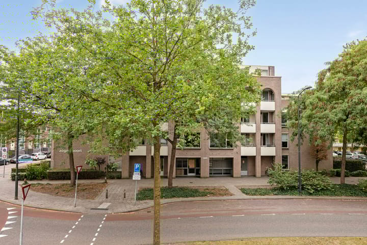 Photo 9 of Wilhelminastraat 243