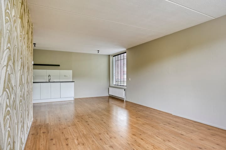 Photo 15 of Wilhelminastraat 243