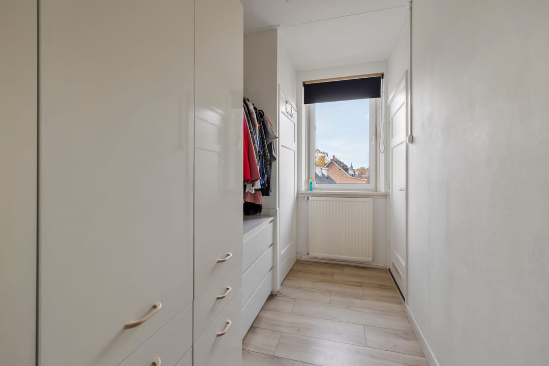 Foto 17 van Van Linschotenlaan 18