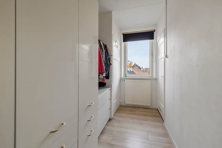 Photo 17 of Van Linschotenlaan 18