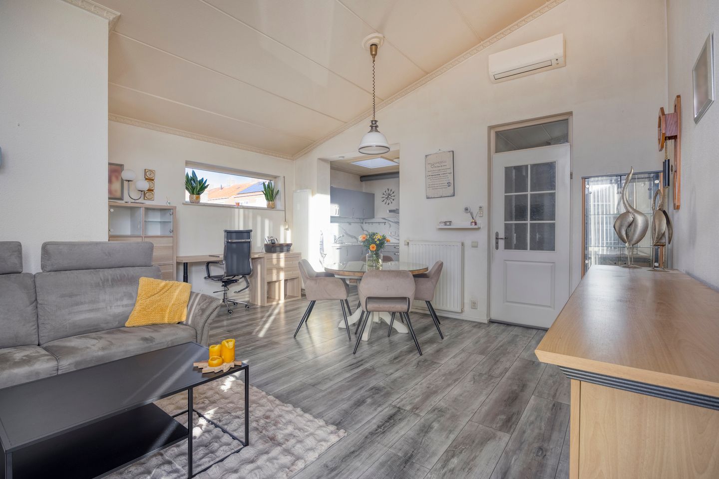 Photo 4 of Van Oranje Nassauhof 19