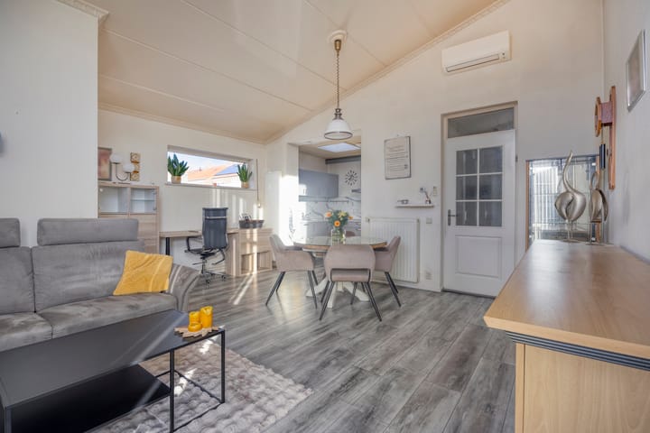 Photo 4 of Van Oranje Nassauhof 19