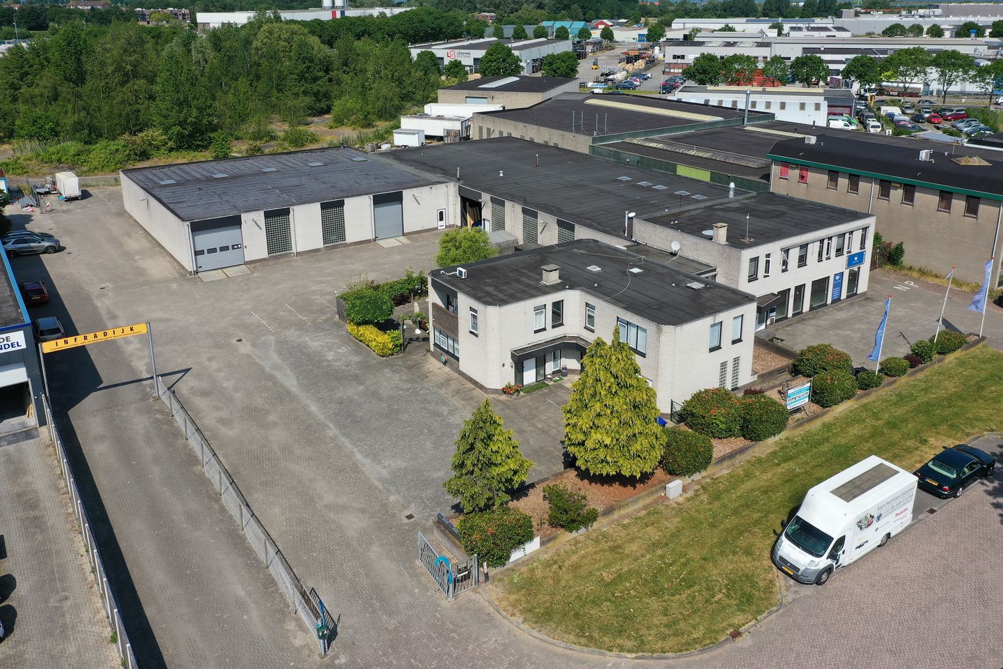 Bekijk foto 1 van Zeilweg 13-17