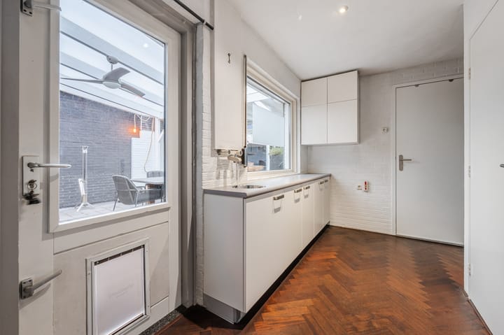 Photo 17 of Sluisstraat 45