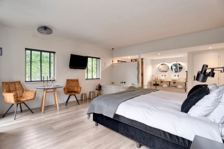 Photo 39 of Wezenland 8