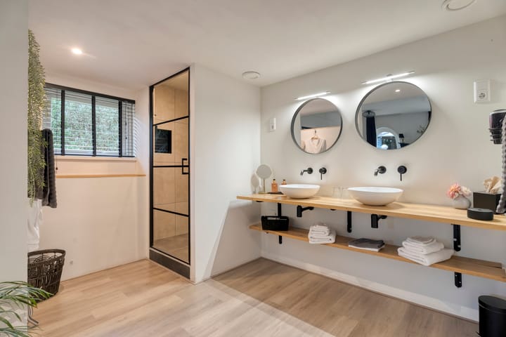 Photo 43 of Wezenland 8