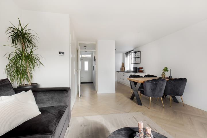 Photo 7 of M. Gandhilaan 30