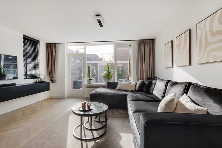 Photo 8 of M. Gandhilaan 30