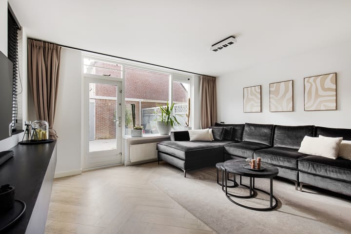 Photo 9 of M. Gandhilaan 30