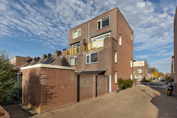 Photo 27 of M. Gandhilaan 30