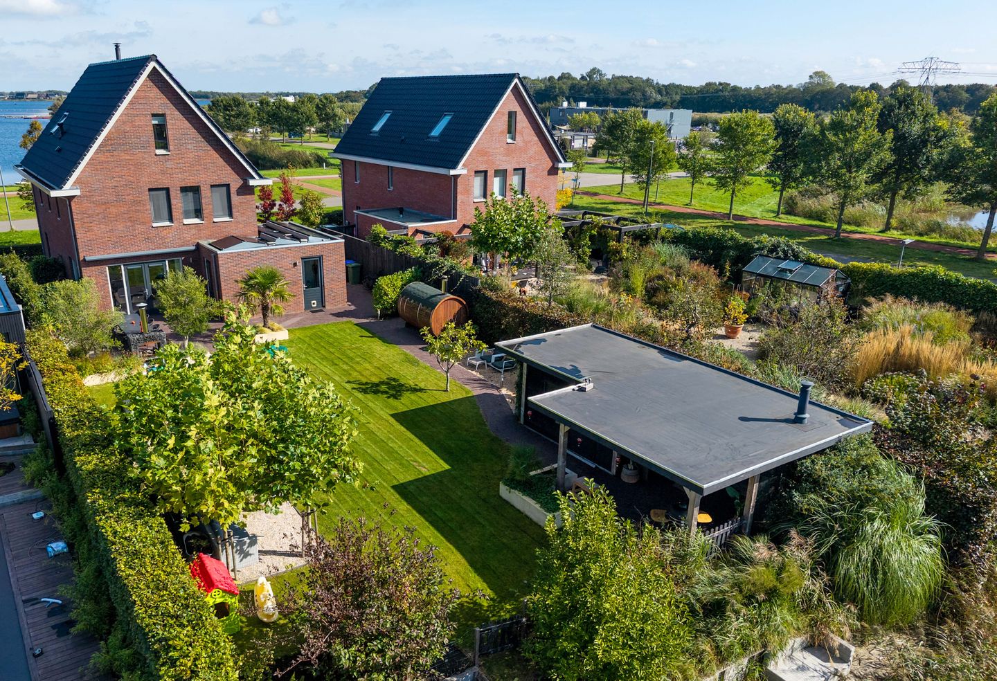 Photo 1 of Meeroeverslaan 257